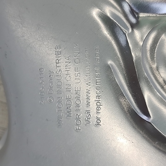 Wilton Disney Tinkerbell face aluminum cake pan 2105-5110 - Picture 2 of 5